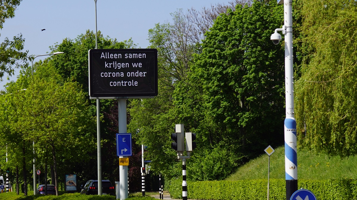 ‘Politici achter strenge coronamaatregelen moeten berecht worden’