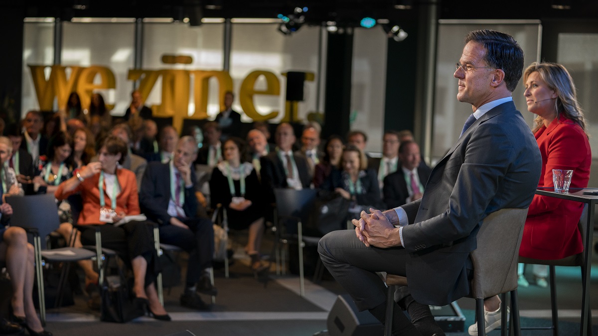 Terwijl armoede snel om zich heen grijpt, steekt Rutte honderden miljoenen in herstelfonds slavernijschade