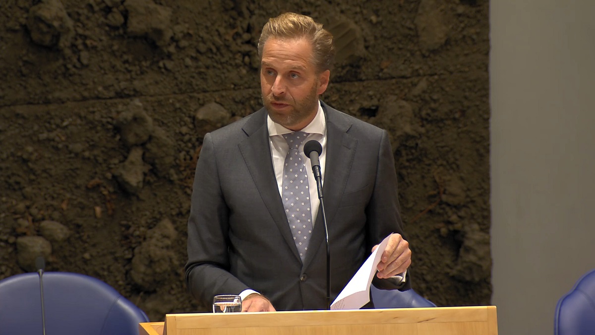 Overheid wist al voor start van vaccinaties dat ze transmissie niet konden voorkomen, voerde toch de coronapas in