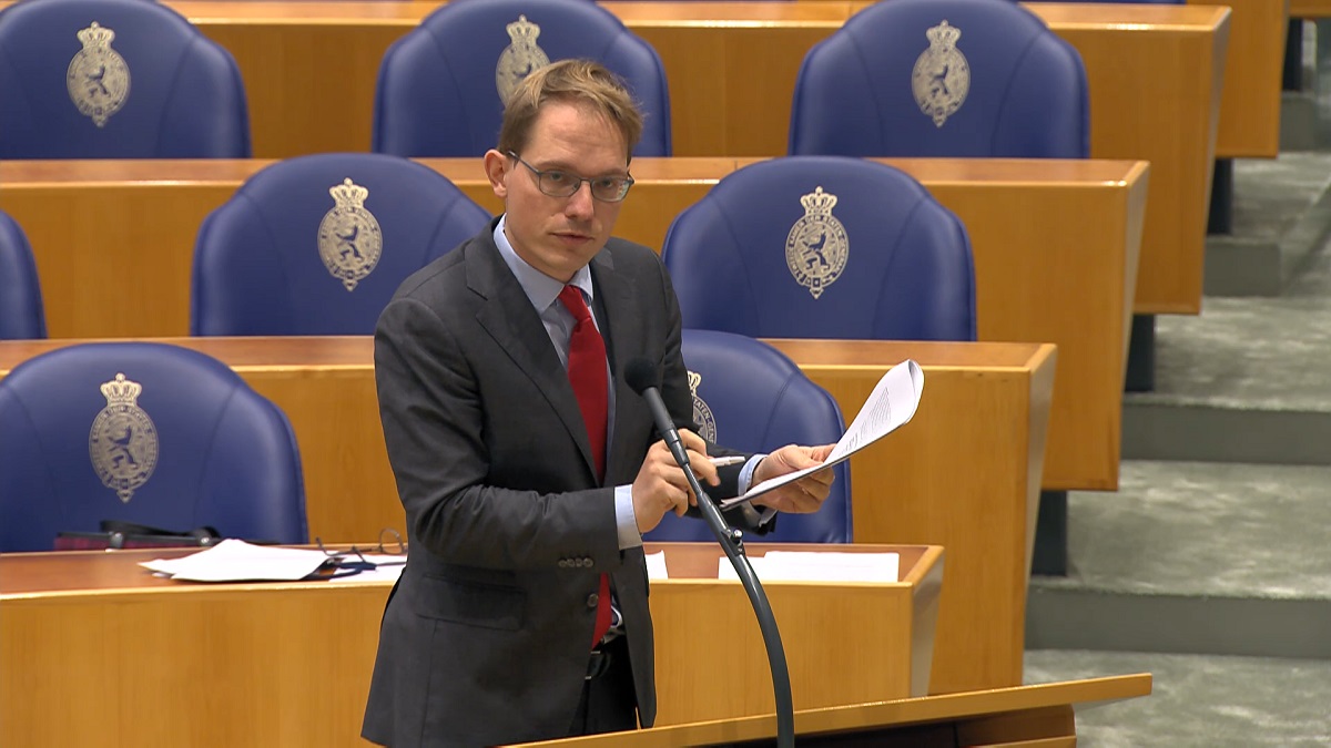 Nilüfer Gündogan noemt Pepijn van Houwelingen ‘hardcore fascist’: ‘Hopelijk mag je dit aan de rechter uitleggen’