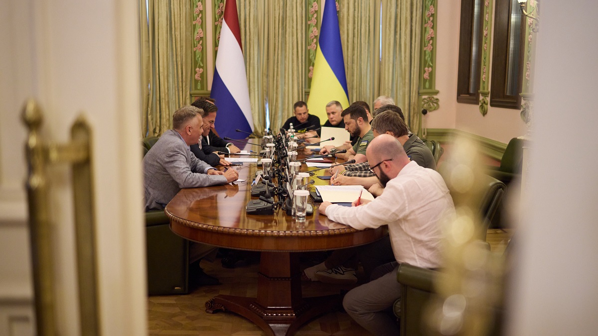 Rutte ‘verkoopt complete lariekoek’ over oorlog in Oekraïne