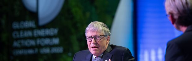 Bill Gates bezoekt in het geniep viroloog Marc Van Ranst: ‘Voer voor complotdenkers’