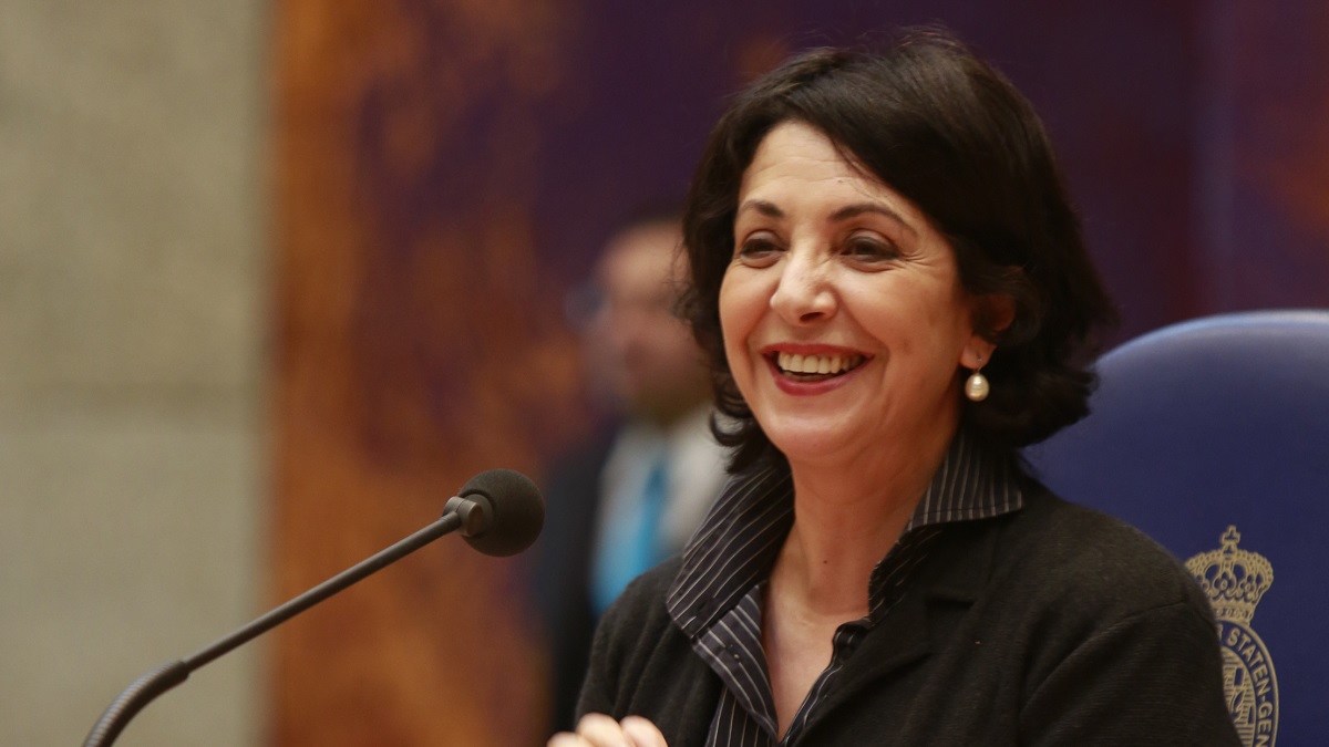 Wie heeft het meeste belang bij het vervangen van Arib als voorzitter van de parlementaire enquête corona?