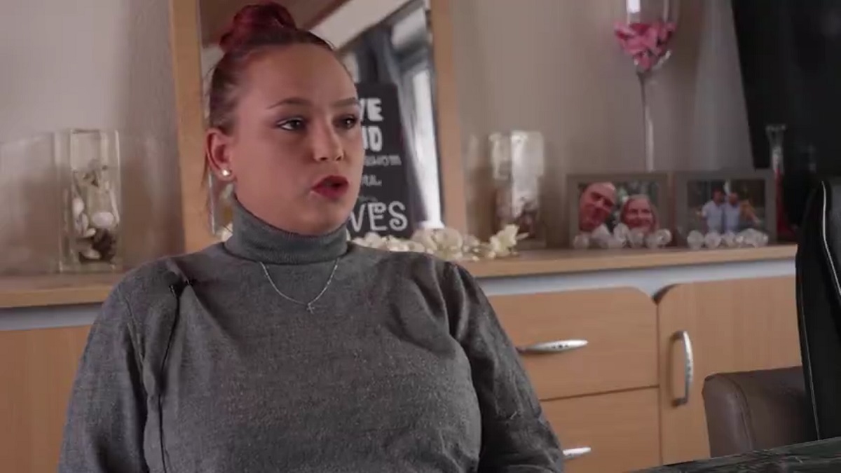 Coronaprik kostte Davina bijna het leven: ‘Ik heb dit in mijn hele carrière nog nooit gezien’