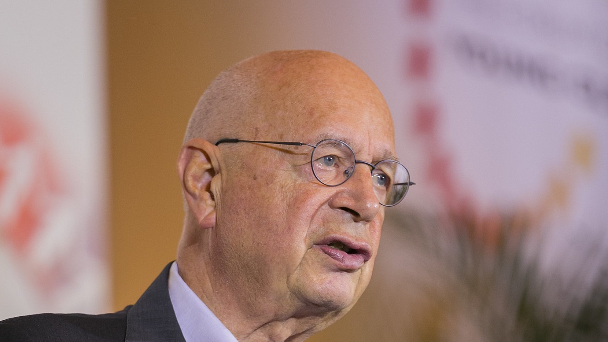 Klaus Schwab noemt China ‘rolmodel’, luidt op Chinese staats-tv ‘systemische transformatie van de wereld’ in