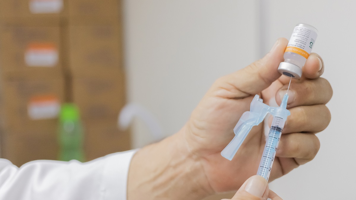 Foto: Prefeitura de Olinda CC BY 2.0Help anderen door deze informatie met anderen op je social netwerk te delen! Mensen die een mRNA-COVID-19-vaccin hebben gehad, kunnen last krijgen van stemmingswisselingen of hormonale disbalans omdat het …