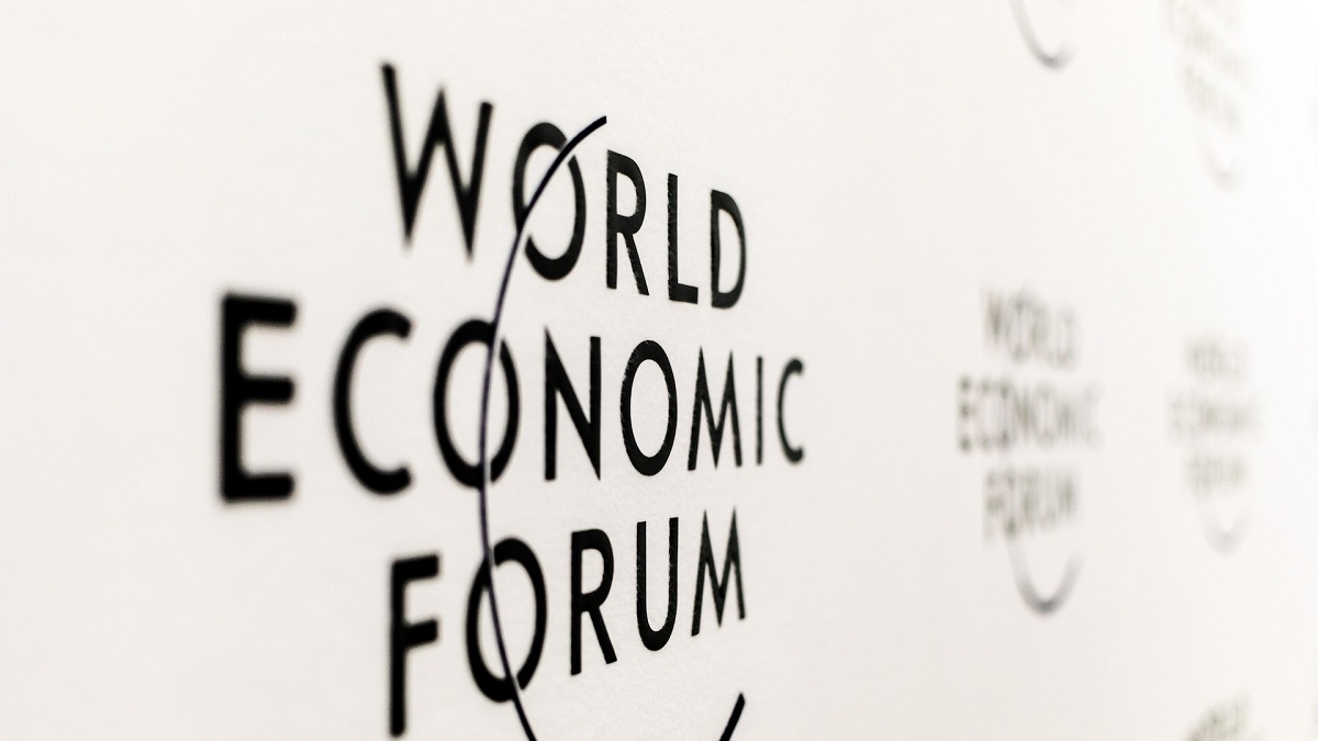Kijk: Europarlementariër ageert fel tegen ‘satanische WEF-agenda’