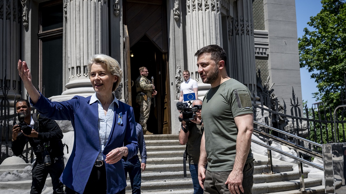 Slip of the tongue Ursula von der Leyen: ‘Er zijn al meer dan 100.000 Oekraïense militairen gedood’