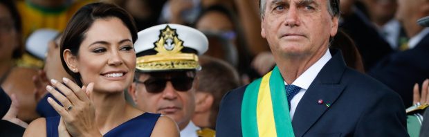 President Bolsonaro tegen aanhangers: ‘Jullie bepalen de koers van het leger’