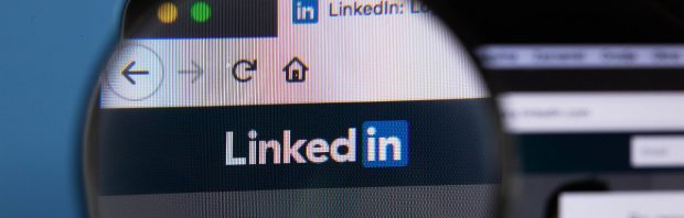 Internist die ‘moedig tegengeluid laat horen’ verwijderd van LinkedIn: ‘Schokkend’