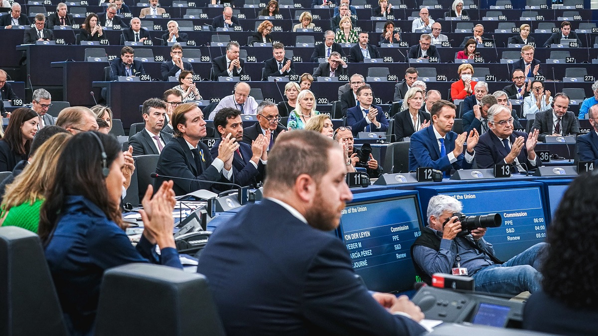 Europarlementariër houdt vlammend betoog: ‘Al deze lieden moeten gearresteerd en veroordeeld worden’
