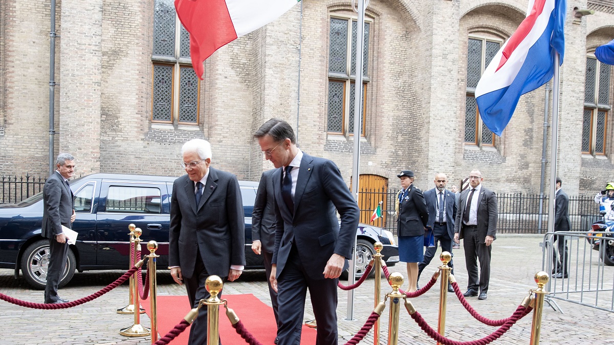 Rutte wiste sms-verkeer met De Jonge tijdens corona, inhoud tot geheim verklaard: ‘Corrupt tot op het bot’