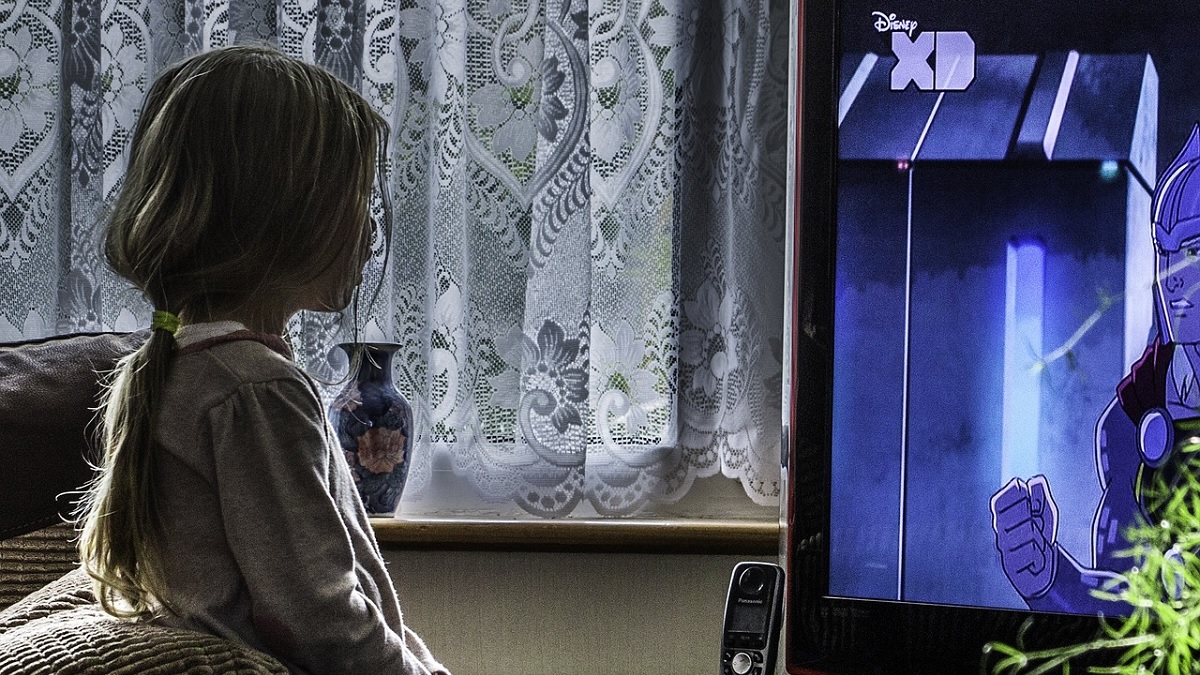 Kijk en huiver: NPO zet kinderen schaamteloos in voor prikpropaganda