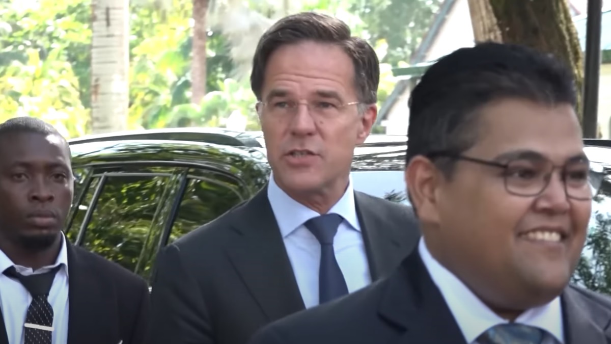 Juridisch adviseur die zaak start tegen Rutte OPGEPAKT en in cel gezet