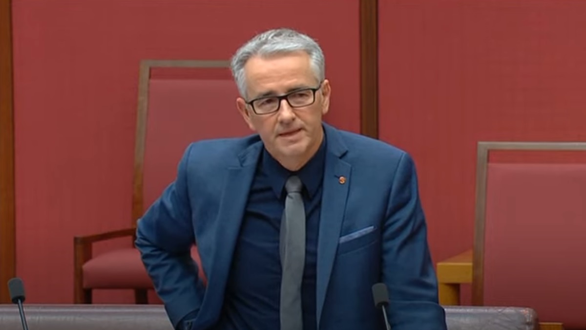 Senator geeft donderspeech over vaccinatieschade: ‘Jullie hebben geen idee waar jullie het over hebben!’