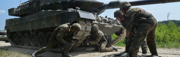 Kolonel legt uit waarom het sturen van tanks naar Oekraïne geen enkele zin heeft
