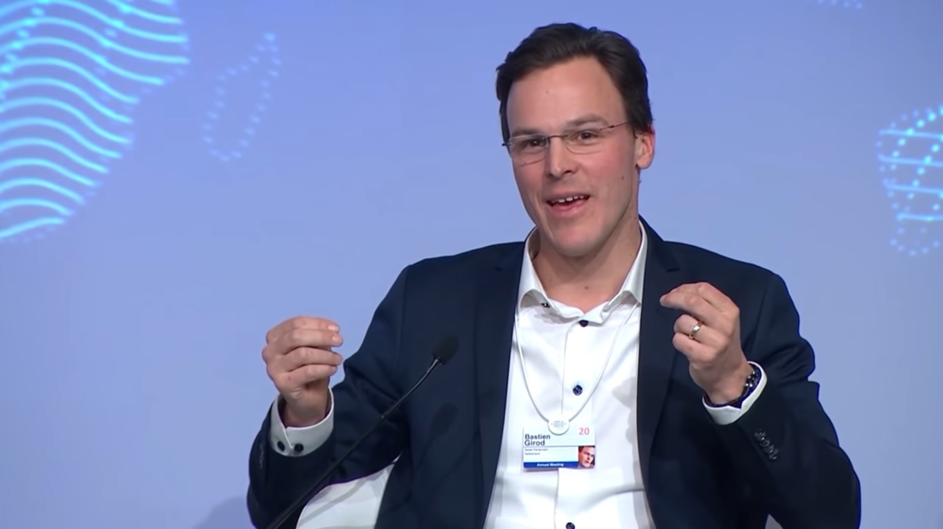Kijk: Zwitsers parlementslid (Groenen) pleit op het WEF voor ‘slimme’ 15-minutensteden