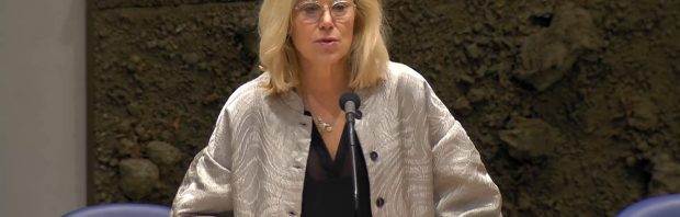 Minister Kaag blijkt zélf in de ban van een complottheorie