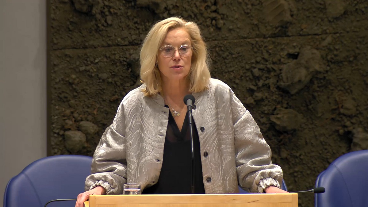 Minister Kaag blijkt zélf in de ban van een complottheorie
