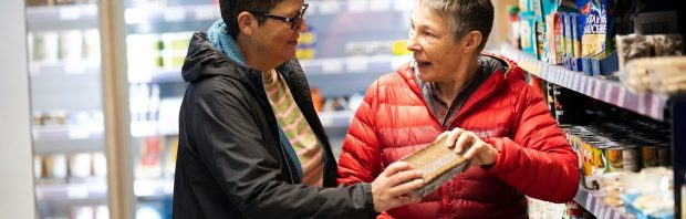 Krant: Geen geld voor boodschappen? Gewoon niet eten