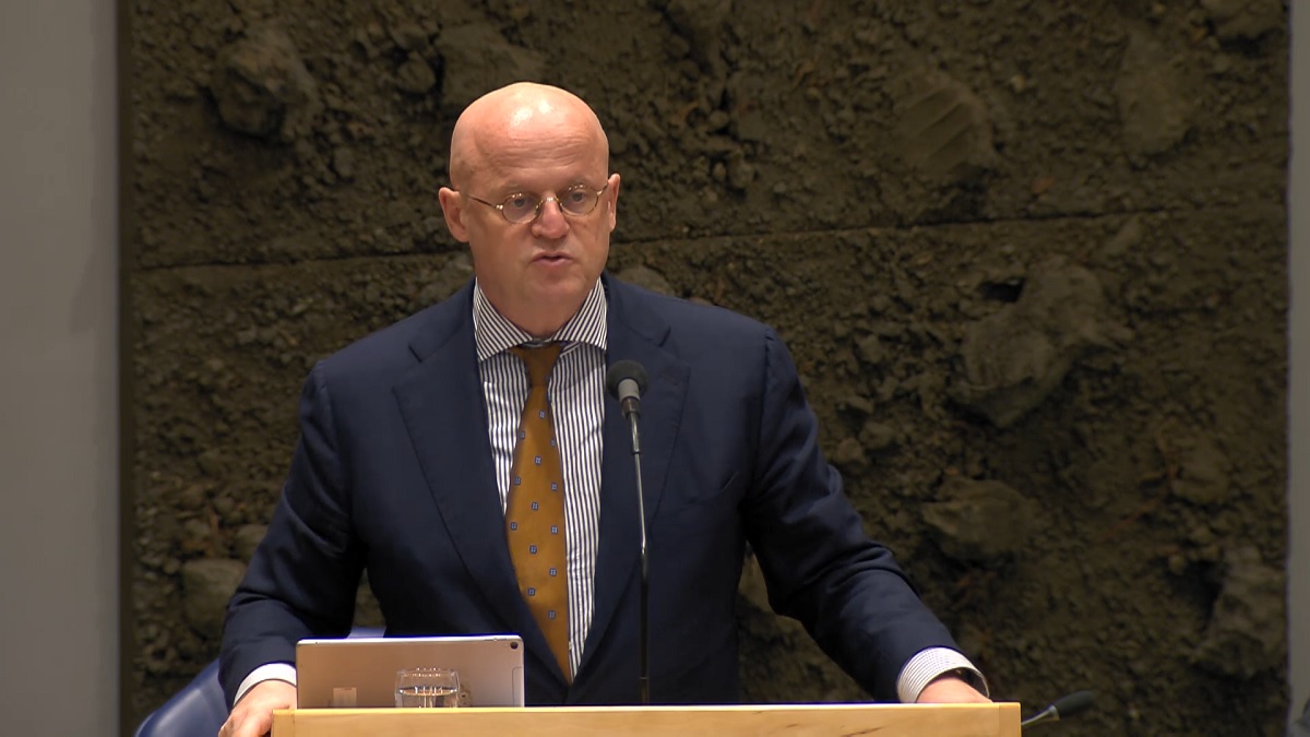 Grapperhaus loog over onderzoek naar avondklok: ‘Waarom is hij nog niet gearresteerd?’