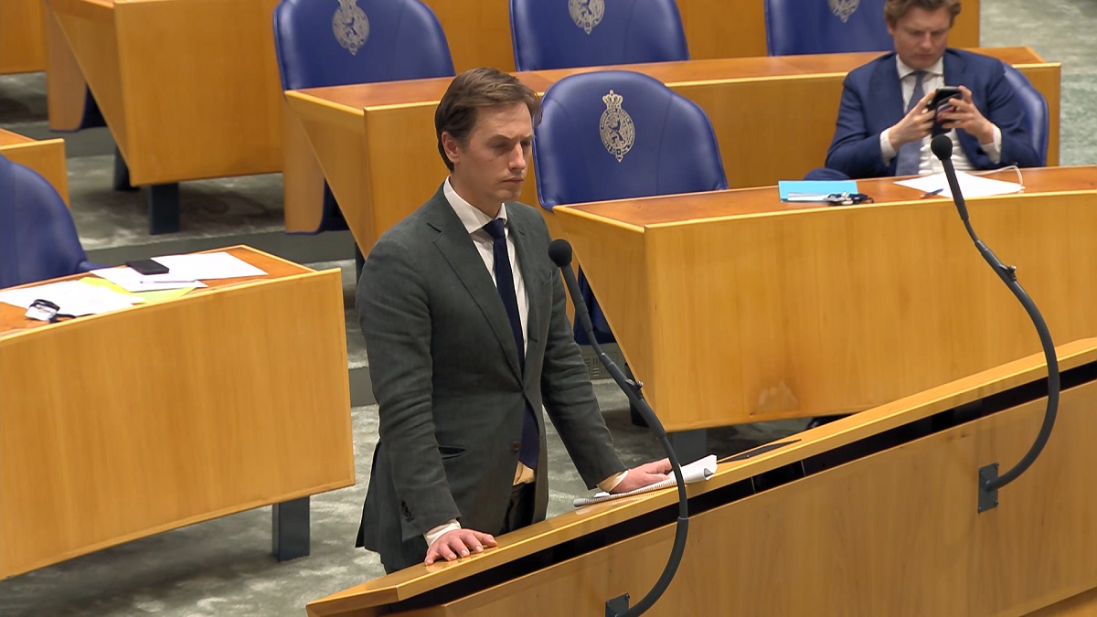 Ondertussen op Volt-congres: ‘Criminelen zijn de beste Europeanen’