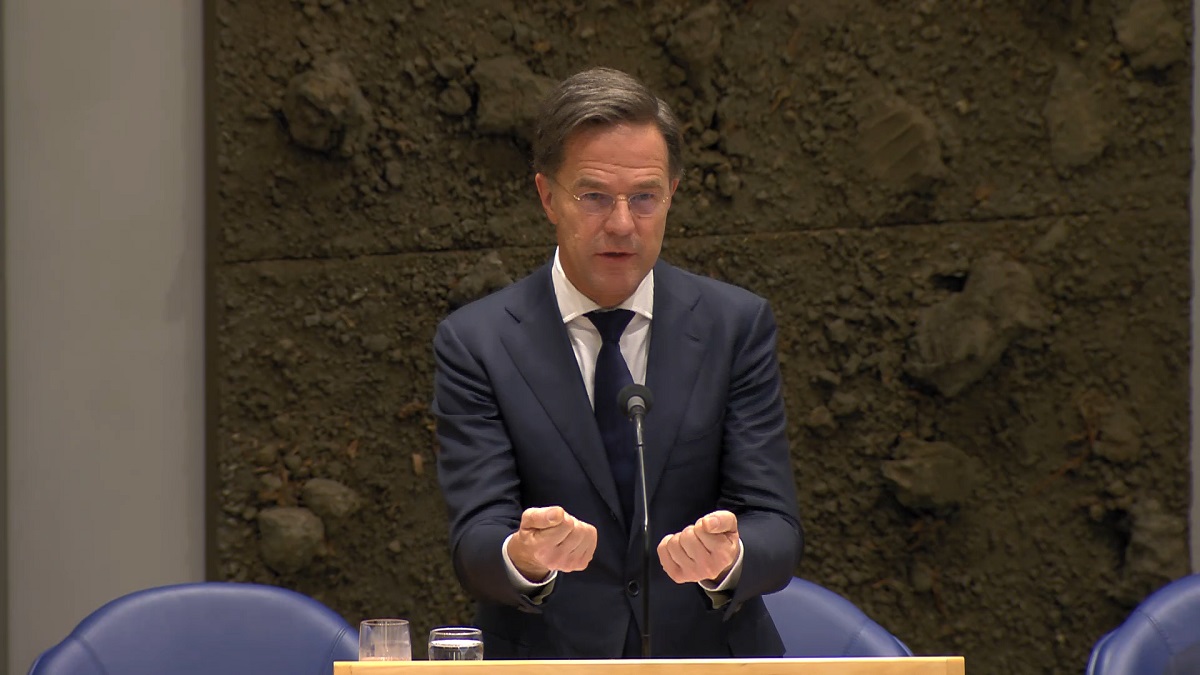 Johan Derksen fel over Rutte: ‘Die man moet echt opsodemieteren’