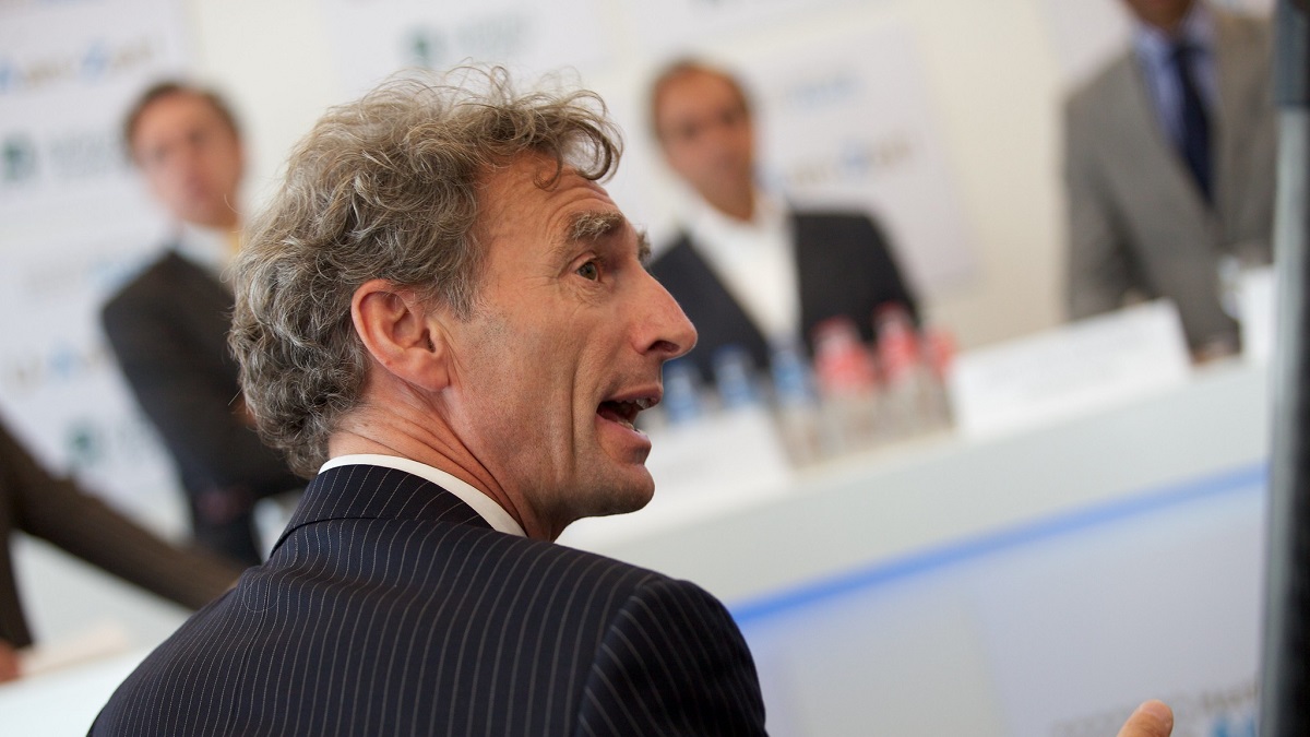 Invloed ‘vreselijke’ Paul Rosenmöller kost pensioendeelnemers ‘bakken met pensioengeld’