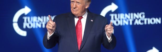 Trump-schutter had geregeld contact met iemand die gebouw bij FBI-kantoor bezocht: ‘Met de dag wordt het verdachter’