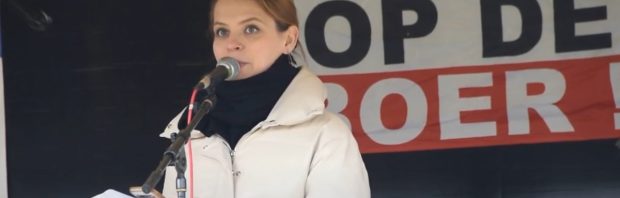 Magdalena Dzambo in indringende speech: ‘Ik voel me verkracht door de overheid’