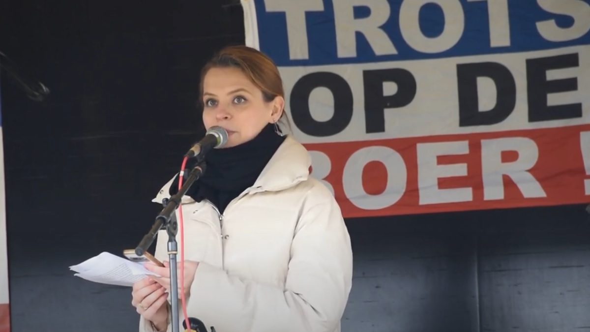 Magdalena Dzambo in indringende speech: ‘Ik voel me verkracht door de overheid’