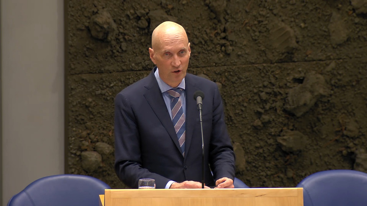 Zorgminister Kuipers plaatst vaccinatiedata achter schimmige betaalmuur: ‘Dit kan zo toch niet?’