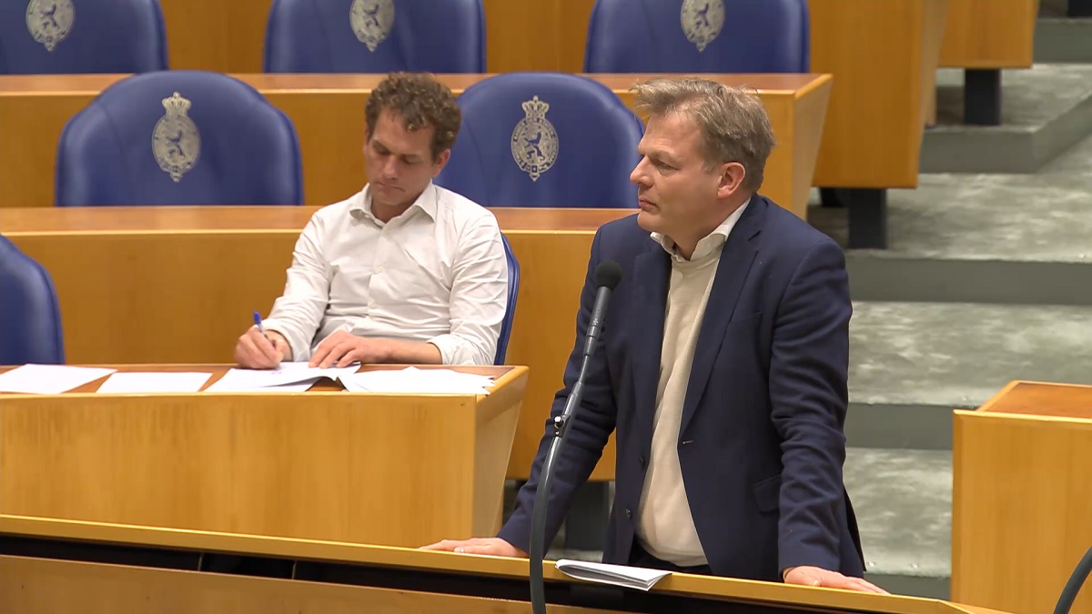 Omtzigt wil onderzoek naar relatie tussen vaccinatie en oversterfte