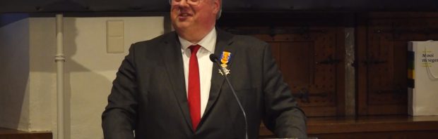Koninklijke onderscheiding voor ‘verbindende’ Bruls: ‘Lachwekkend. De potentaat van Nijmegen’