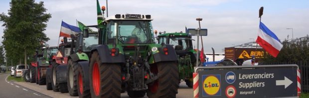 Farmers Defence Force weigert vlag recht te hangen en dit is waarom