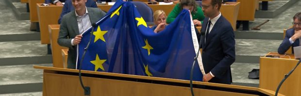 Ophef over EU-vlag in Tweede Kamer: ‘Zo ziet landverraad eruit’