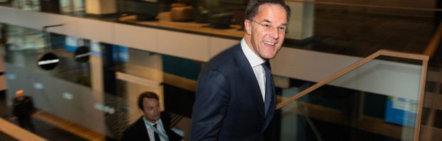 Journalist stelt Rutte kritische vragen bij VVD-congres: ‘Wat gaat er dan goed in dit land?’