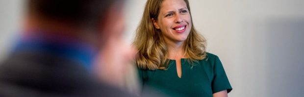‘WEF-puppet’ Carola Schouten nieuwe burgemeester van Rotterdam: ‘Stop deze baantjescarrousel’