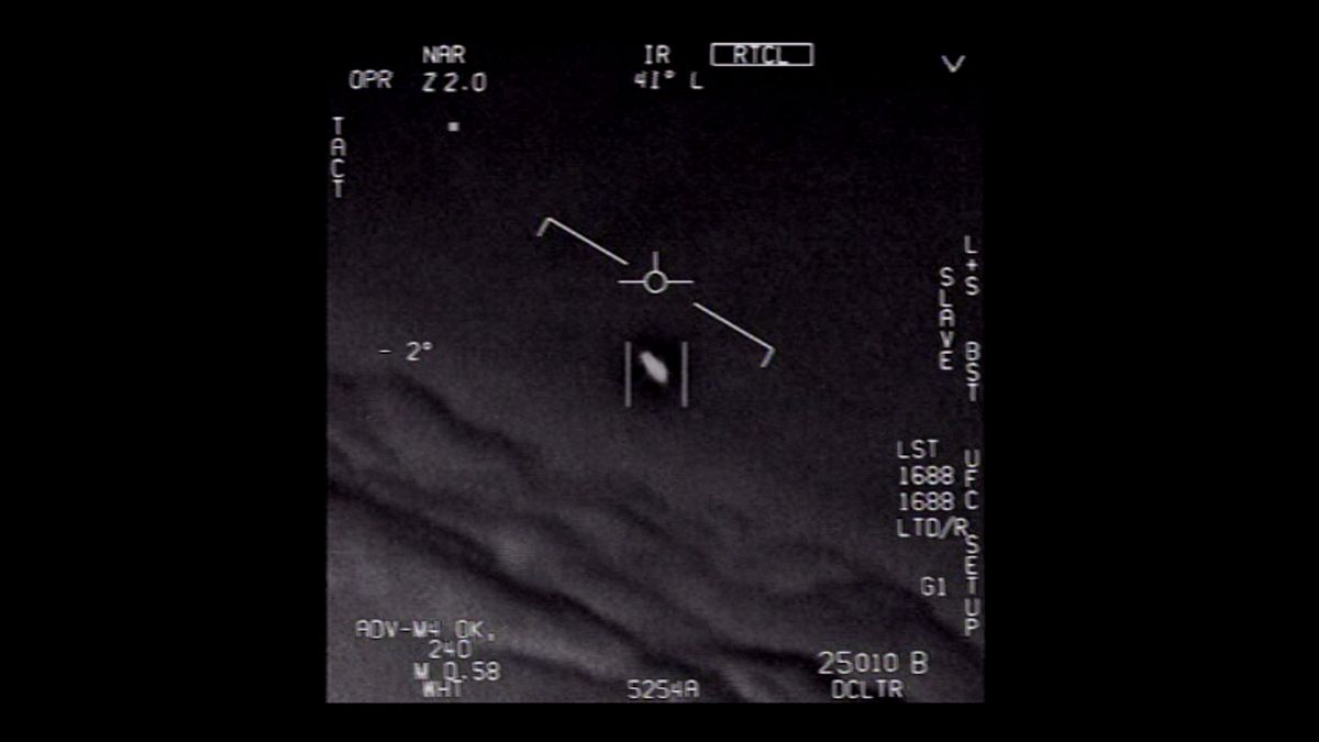 UFO-klokkenluider schokt met uitspraak over niet-menselijke piloten