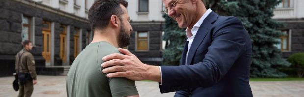 Terwijl duizenden soldaten sneuvelen, hebben Rutte en Zelensky de grootste lol: ‘Walgelijke vertoning’