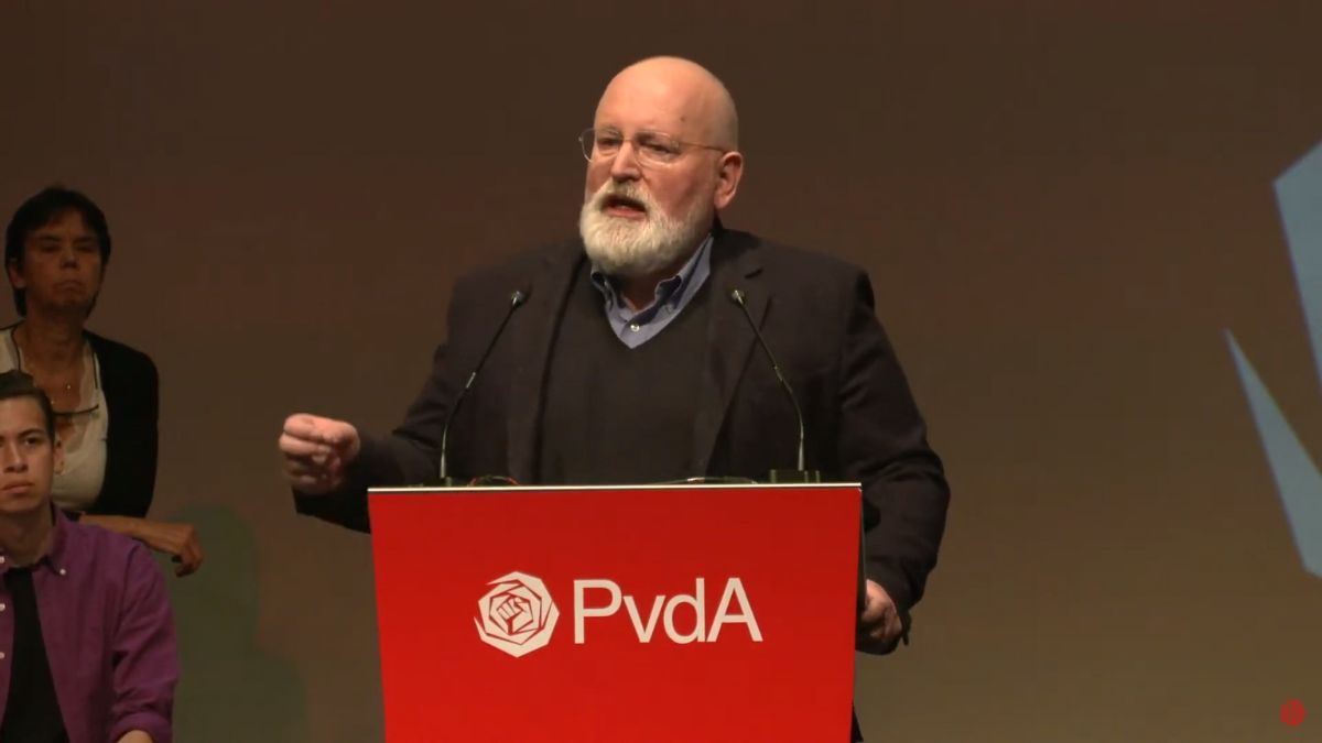 ‘De PvdA heft zichzelf op door in zee te gaan met het elitaire (van elke realiteit gespeende) GroenLinks’