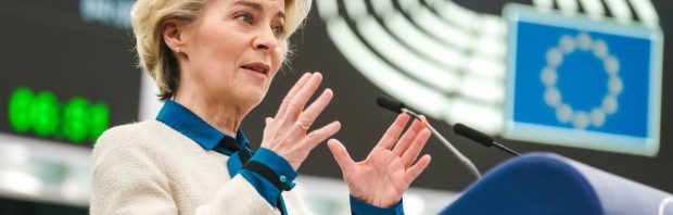 Europarlementariër spuwt vuur richting Von der Leyen: ‘U bent een schande voor elke democratie’