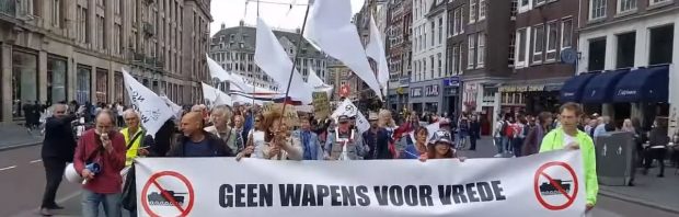 Demonstratie tegen ‘waanzinnige oorlog opgezet door psychopaten’ in Amsterdam: ‘Komt allen!’