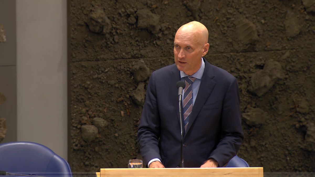 Filmpje van Kuipers over coronaprik jaagt schrik aan: ‘Intens slecht gevoel bij deze oproep van D66’