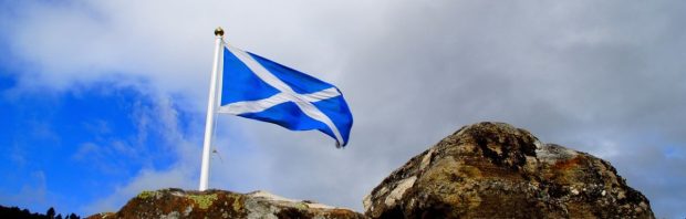 ‘Zeer zorgwekkend’: al 18 maanden onafgebroken oversterfte in Schotland en geen haan die ernaar kraait
