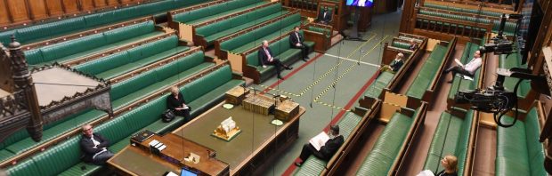 Bizar tafereel in Britse parlement: waar zijn alle Kamerleden?