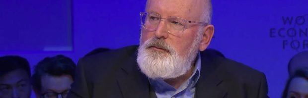 Kijk: Frans Timmermans wordt geconfronteerd met zijn zoveelste toneelstuk en leugen