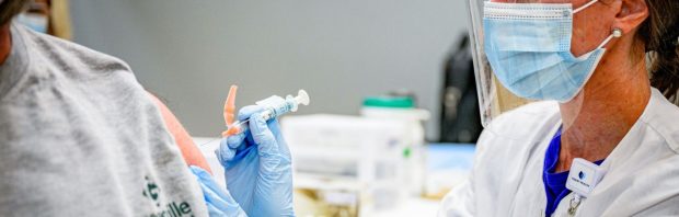 Europarlementariër eist opheldering over verwijderen bijwerkingen uit databases: ‘Dit roept serieuze twijfels op’