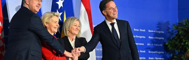 Uitspraken Rutte zetten kwaad bloed: ‘Wat een ongekend autoritaire toon’