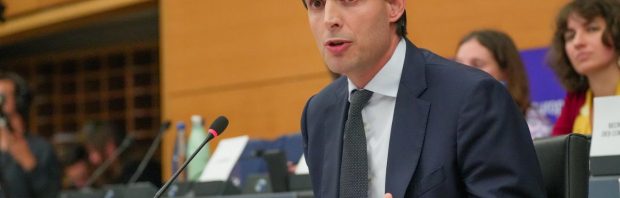 Hoekstra wil 1556 miljard euro PER JAAR uitgeven voor ‘waanzinnig beleid’